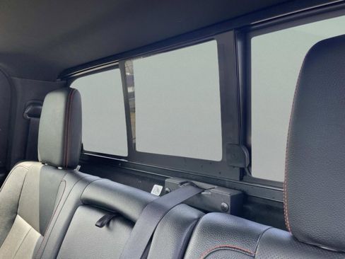 Used 2021 Nissan Titan PRO-4X w/ Pro-4x Convenience Package AWD/4WD image 13