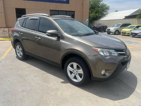Used 2013 Toyota RAV4 XLE FWD image 12