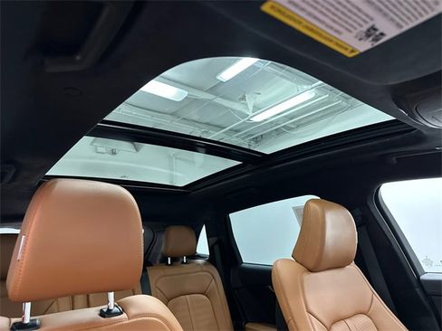 Used 2022 Lincoln Nautilus Black Label w/ Class II Trailer Tow Package image 13