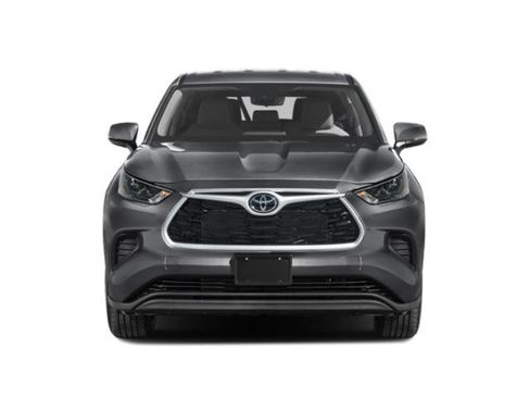 Used 2023 Toyota Highlander LE FWD image 4