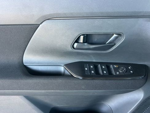 New 2025 Nissan Kicks S image 8