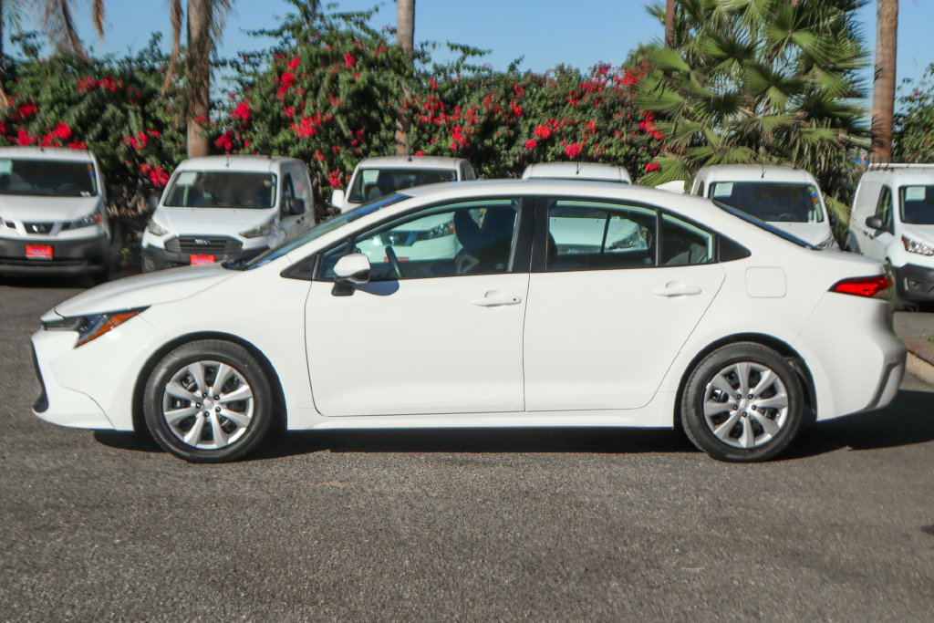 Used 2020 Toyota Corolla LE w/ Carpet Mat Package (TMS) FWD image 5