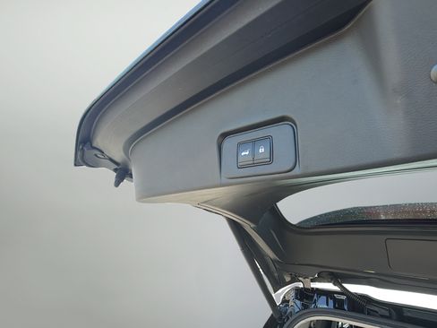 Used 2021 Nissan Rogue SV w/ Premium Package FWD image 40