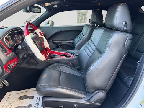 Used 2019 Dodge Challenger SRT Hellcat image 24