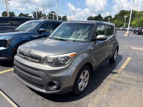 Used 2017 Kia Soul FWD image 1