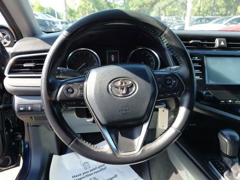 Used 2018 Toyota Camry SE image 9
