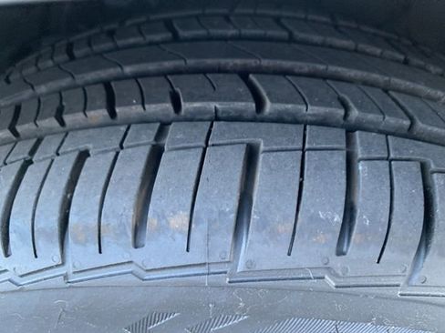 Used 2017 Subaru Impreza 2.0i Premium image 11