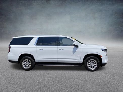 Used 2021 Chevrolet Suburban LT w/ Luxury Package AWD/4WD image 5