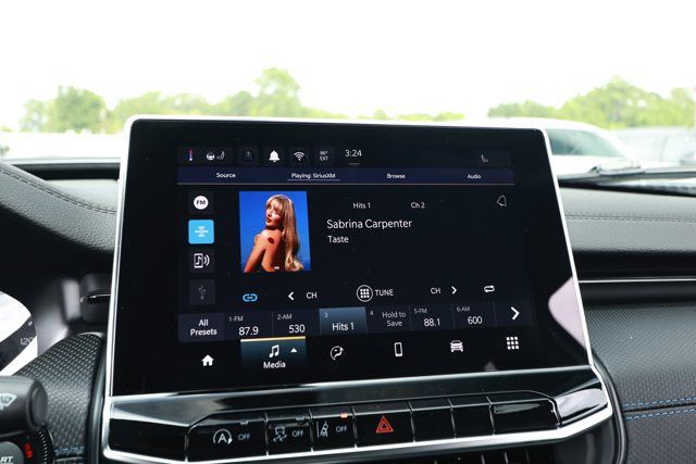 New 2026 Jeep Compass Latitude AWD/4WD image 16