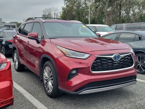 Used 2022 Toyota Highlander Platinum image 1