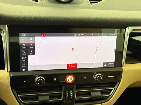 New 2026 Porsche Macan image 25