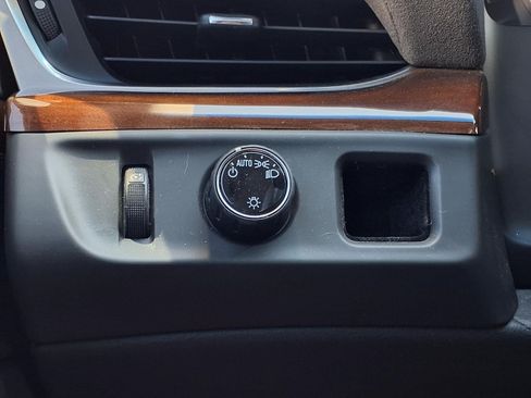 Used 2020 Cadillac Escalade Luxury RWD image 20