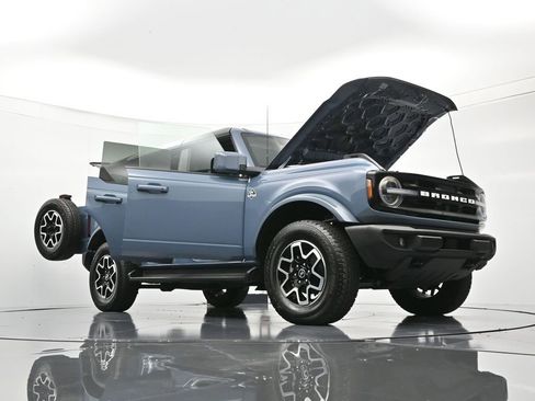 Used 2025 Ford Bronco Outer Banks image 50