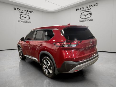 Used 2021 Nissan Rogue SL w/ Premium Package FWD image 3