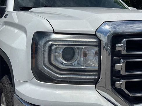 Used 2017 GMC Sierra 1500 SLE w/ SLE Value Package AWD/4WD image 10