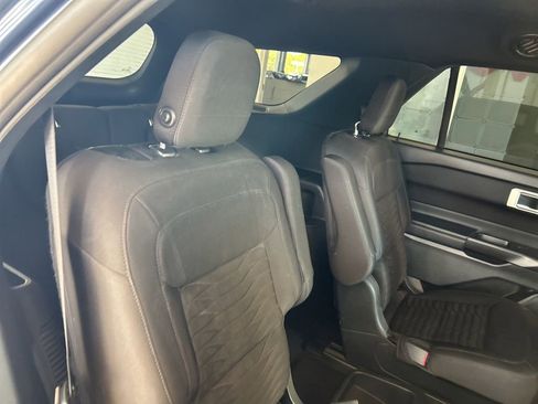 Used 2020 Ford Explorer XLT image 23