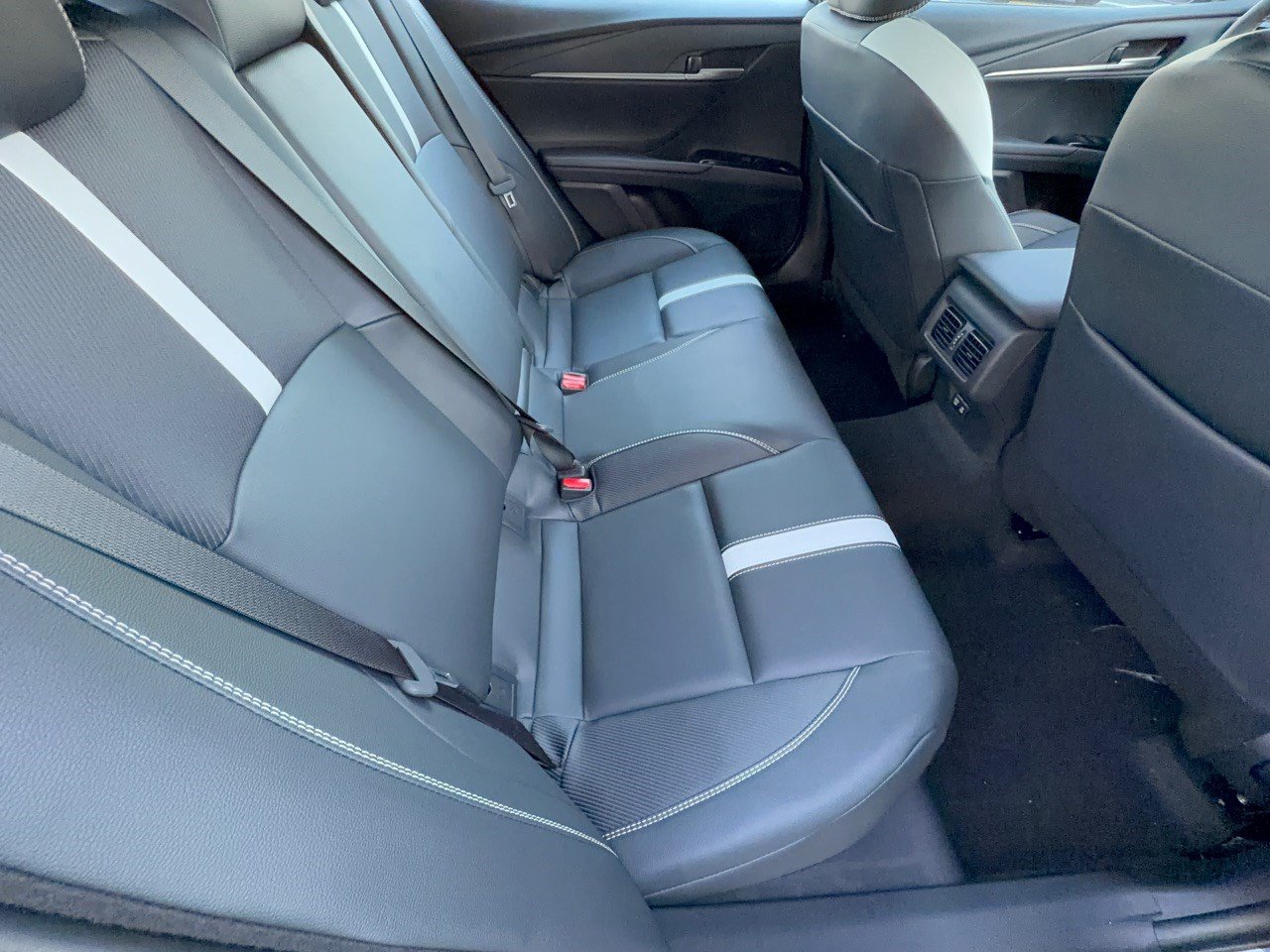 Used 2026 Toyota Camry SE FWD image 29