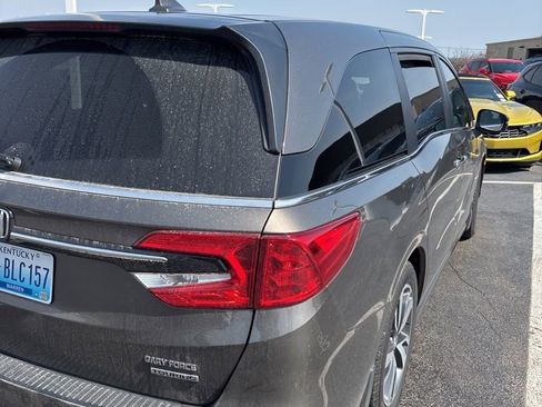 Used 2021 Honda Odyssey Touring image 3