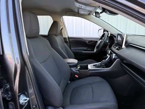 Used 2024 Toyota RAV4 LE image 29