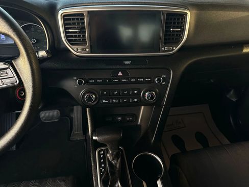 Used 2021 Kia Sportage LX image 9