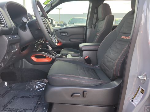 Used 2023 Nissan Frontier PRO-4X w/ Technology Package AWD/4WD image 18