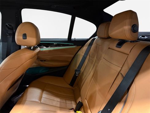 Used 2021 BMW 530i xDrive image 24