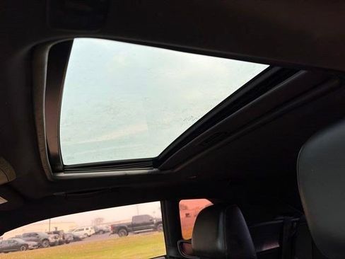 Used 2018 Dodge Challenger R/T Plus RWD image 31