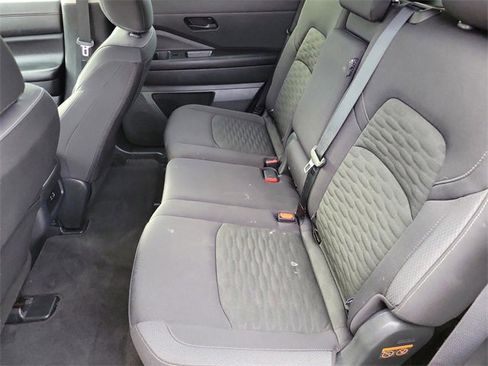 Used 2025 Nissan Pathfinder SV image 14