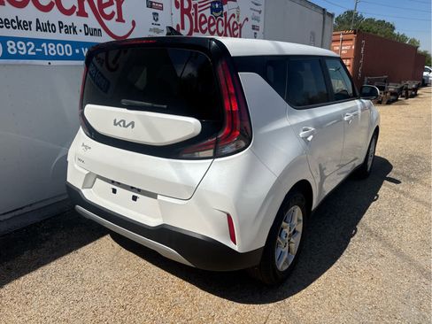 Used 2023 Kia Soul LX w/ Option Group 015 image 3
