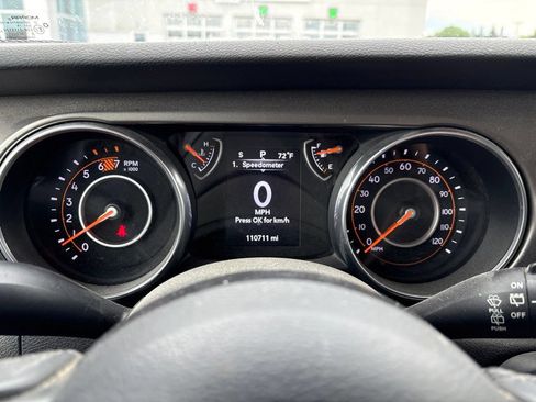 Used 2018 Jeep Wrangler Unlimited Sport S AWD/4WD image 20