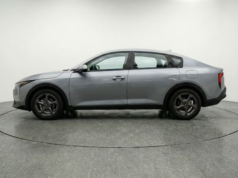 Used 2025 Kia K4 LXS image 5