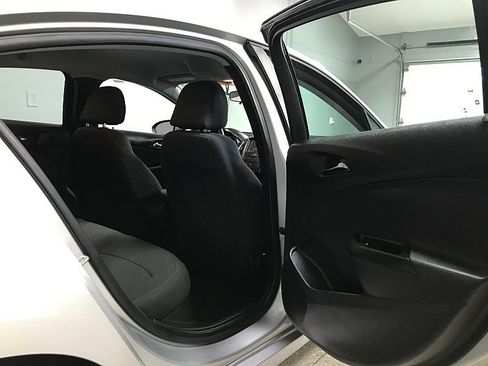 Used 2019 Chevrolet Cruze LS w/ LS Fleet Convenience Package FWD image 18