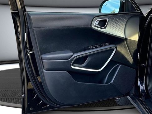 Used 2024 Kia Soul LX w/ Option Group 015 image 19