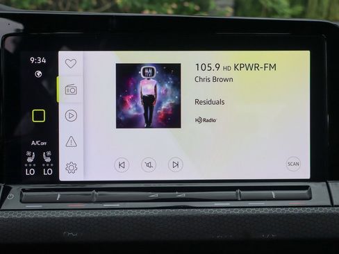 Used 2024 Volkswagen GTI Autobahn image 32