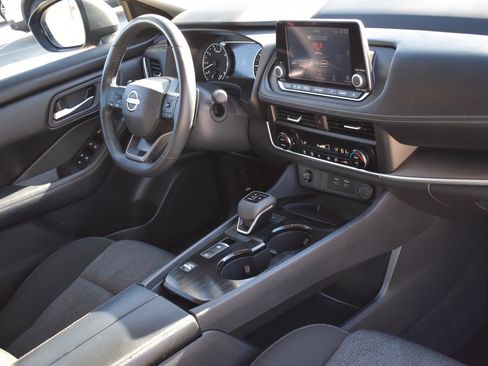 Used 2025 Nissan Rogue SV image 13