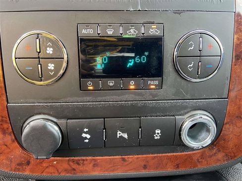 Used 2012 Chevrolet Avalanche LT w/ All-Star Edition image 20