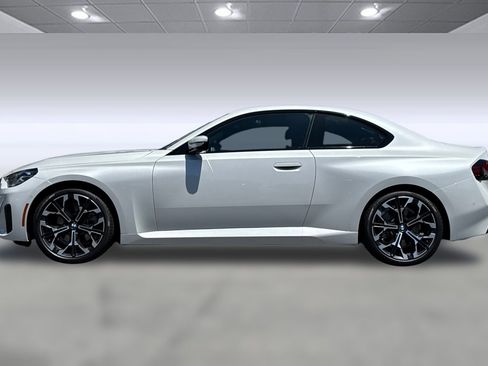 Used 2025 BMW 230i Coupe w/ Premium Package image 2