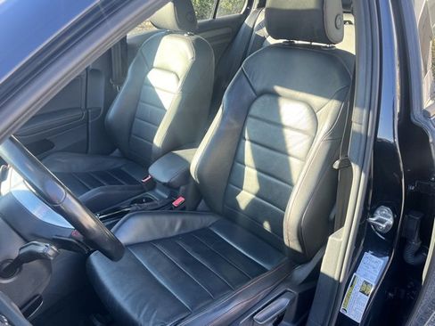 Used 2019 Volkswagen GTI SE image 4