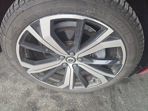 Used 2023 Volvo XC60 T8 Ultimate AWD/4WD image 13