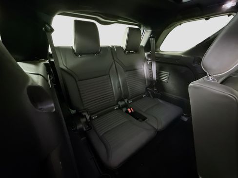 Used 2017 Land Rover Discovery HSE Luxury image 41