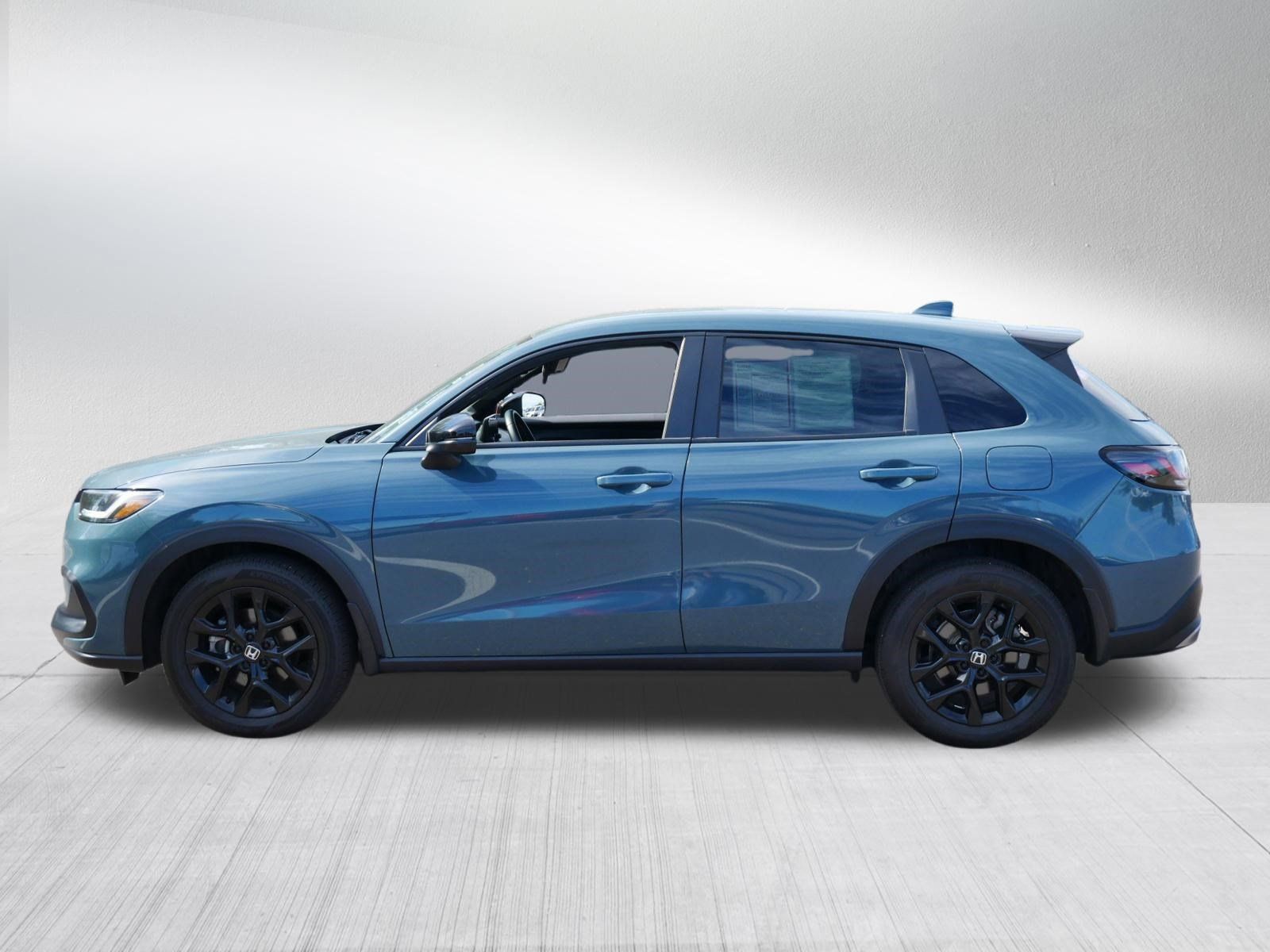 Certified 2025 Honda HR-V Sport image 4