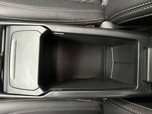 Certified 2025 Volvo XC40 B5 Plus image 21