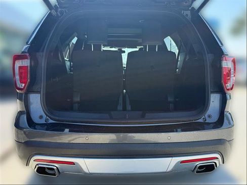 Used 2017 Ford Explorer Platinum AWD/4WD image 8