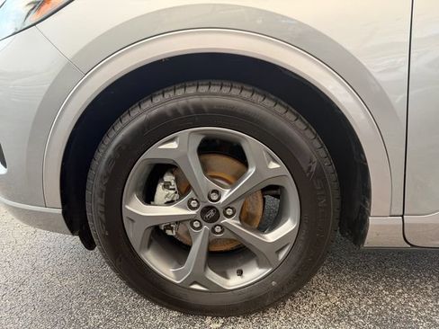 Used 2023 Ford Escape ST-Line w/ Tech Pack #1 FWD image 9