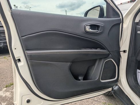 Used 2021 Jeep Compass Latitude FWD image 12