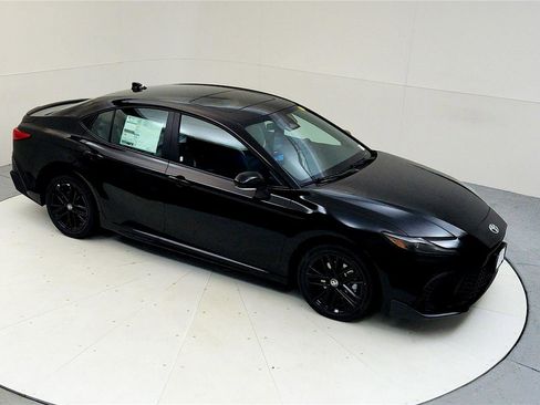 New 2026 Toyota Camry SE image 15