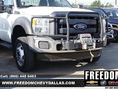 Used 2015 Ford F550 4x4 Regular Cab Super Duty image 4