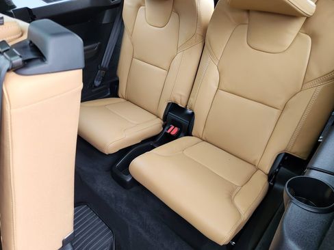 Certified 2024 Volvo XC90 T8 Ultimate w/ Lounge Package AWD/4WD image 14