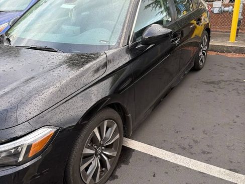 Used 2024 Honda Civic EX image 2