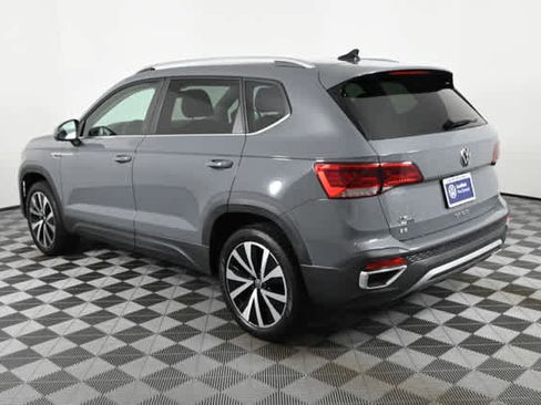 Used 2023 Volkswagen Taos SE FWD image 5